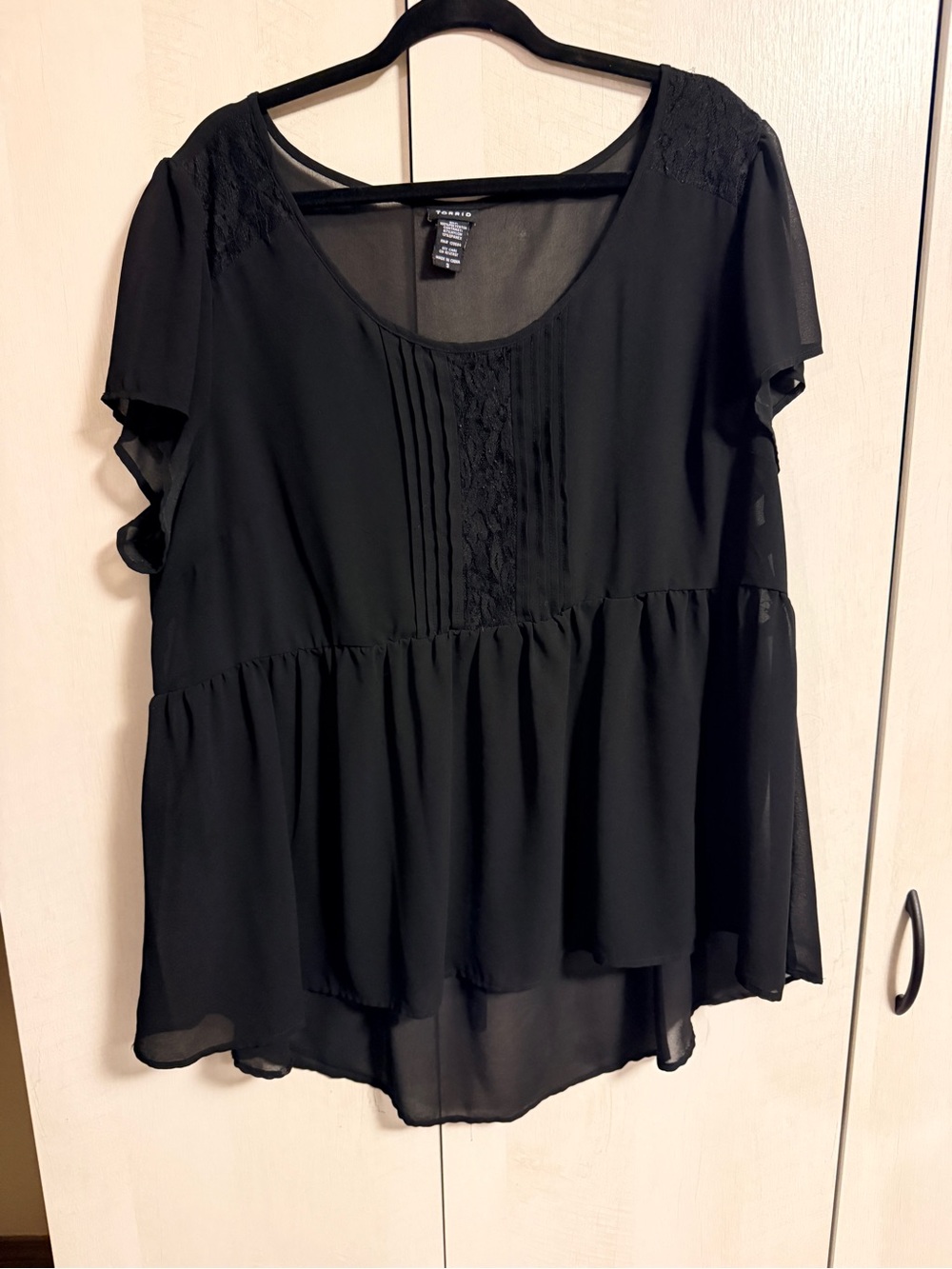 torrid Black Lace-Trim Peplum Tunic Top